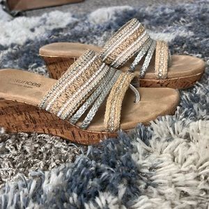 Womens Maurice’s memory foam wedge sandals Size 6M